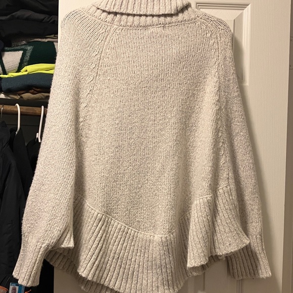 Maison Jules Cream Knit Poncho - Picture 9 of 10